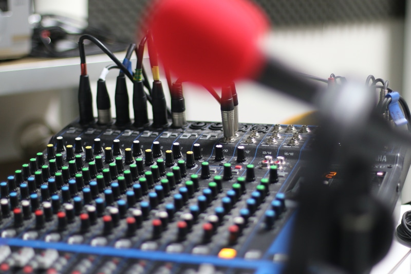table de mixage studio wave radio